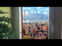 DECORA TU VENTANA – CORTA VINILO GRANDE CON SILHOUETTE CAMEO